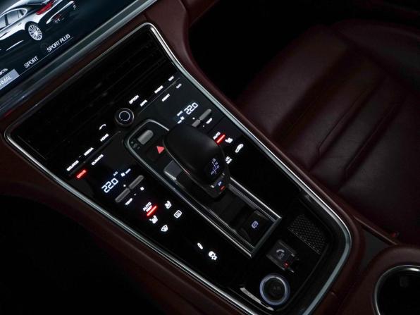 Porsche Panamera II с пробегом 2017 года, цена 6 448 900 рублей, 113366 км, лифтбек, Автокод Объявления