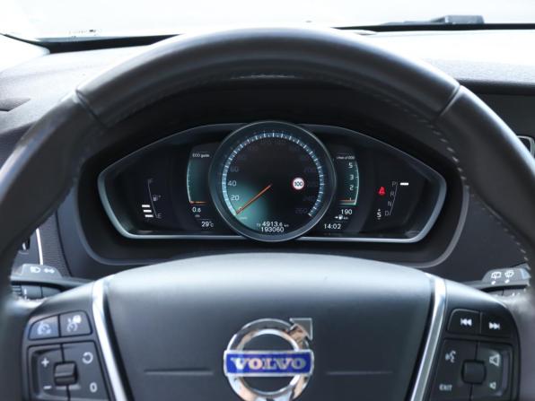 Volvo V40 II с пробегом 2014 года, цена 1 100 000 рублей, 193060 км, хэтчбек, Автокод Объявления