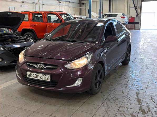 Hyundai Solaris I с пробегом 2012 года, цена 745 000 рублей, 130000 км, седан, Автокод Объявления