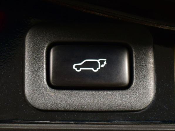 Toyota Land Cruiser 200 Series Рестайлинг 1 с пробегом 2015 года, цена 4 299 995 рублей, 179959 км, внедорожник, Автокод Объявления