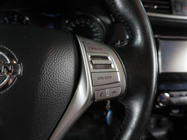 Nissan Qashqai II с пробегом 2015 года, цена 1 699 000 рублей, 172842 км, внедорожник, Автокод Объявления