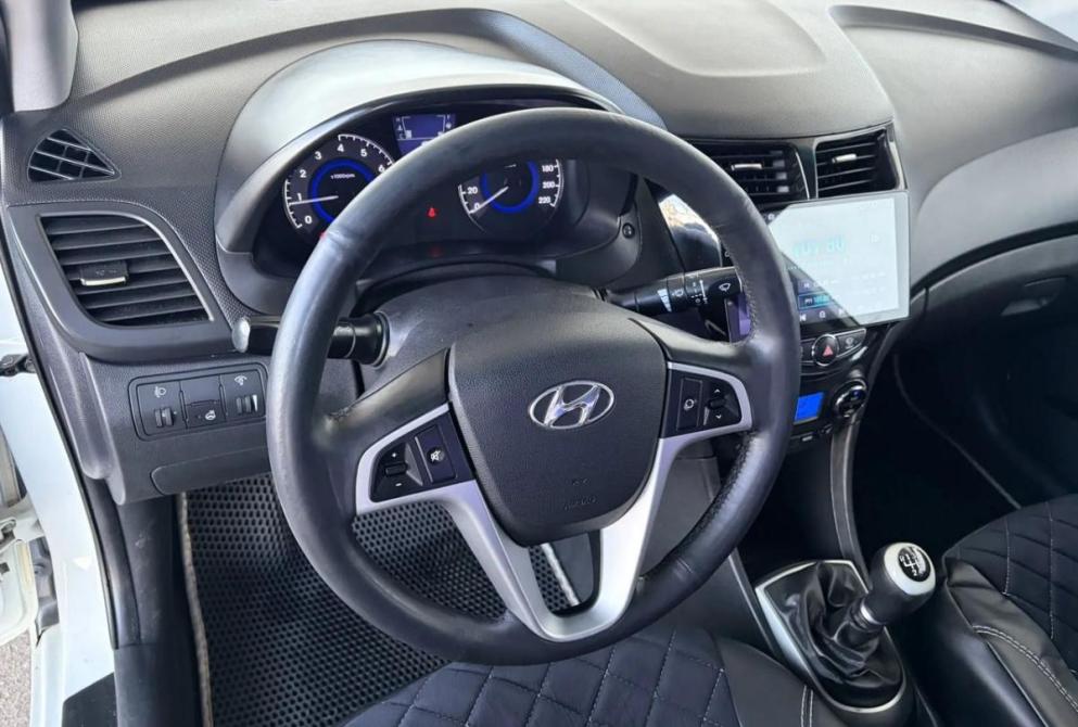 Hyundai Solaris I Киров  - изображение 16