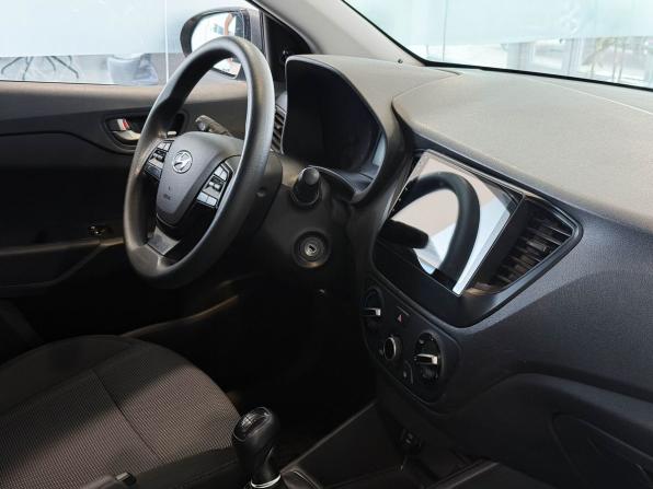 Hyundai Solaris II с пробегом 2018 года, цена 1 115 000 рублей, 104586 км, седан, Автокод Объявления