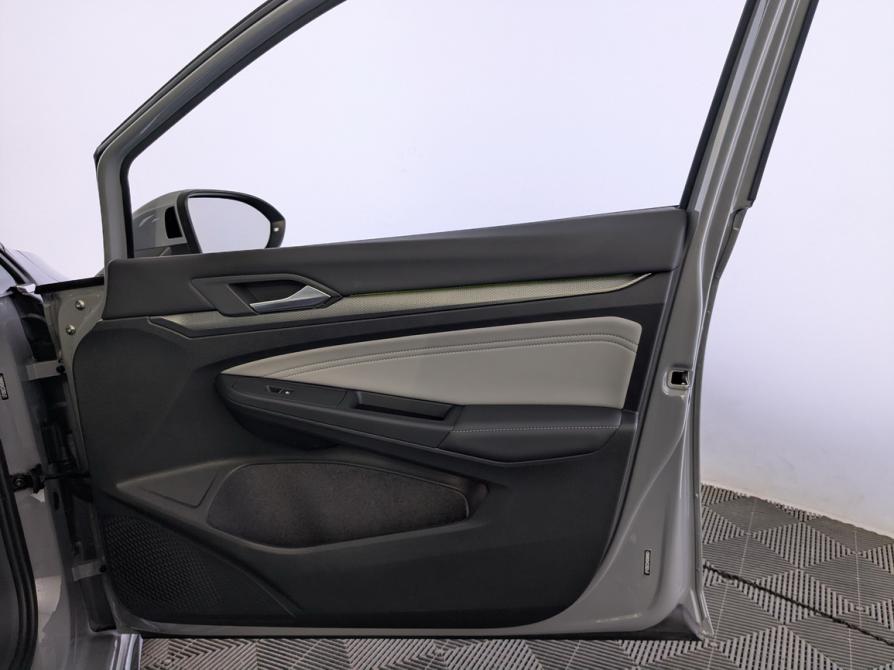 Volkswagen Golf VIII Рестайлинг Москва  - изображение 25