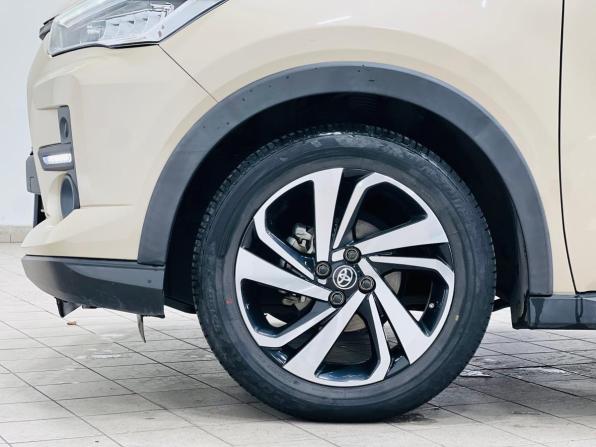 Toyota Raize I с пробегом 2019 года, цена 1 640 000 рублей, 54692 км, внедорожник, Автокод Объявления