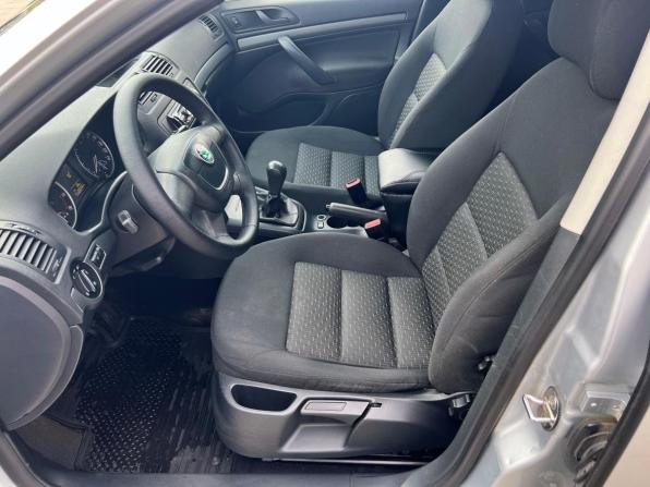 Skoda Octavia II (A5) Рестайлинг с пробегом 2011 года, цена 655 000 рублей, 250566 км, лифтбек, Автокод Объявления