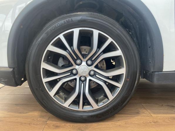 Mitsubishi Outlander III Рестайлинг с пробегом 2015 года, цена 1 350 000 рублей, 293338 км, внедорожник, Автокод Объявления