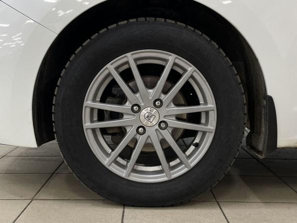 Hyundai Solaris II с пробегом 2017 года, цена 1 299 000 рублей, 130460 км, седан, Автокод Объявления