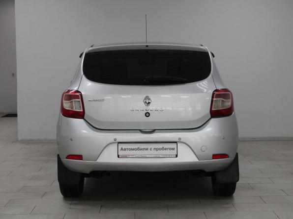 Renault Sandero II с пробегом 2016 года, цена 629 900 рублей, 300996 км, хэтчбек, Автокод Объявления