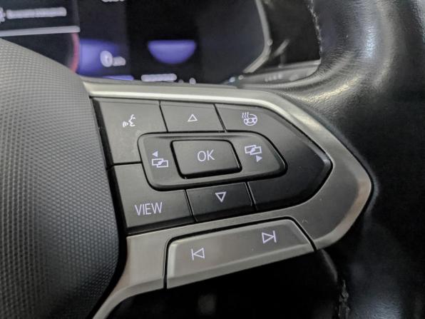 Volkswagen Taos I с пробегом 2022 года, цена 2 390 000 рублей, 95360 км, внедорожник, Автокод Объявления