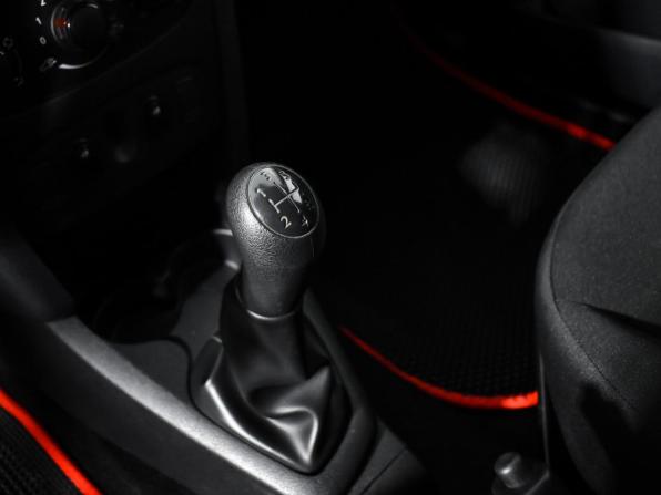 Renault Sandero II Рестайлинг с пробегом 2019 года, цена 970 000 рублей, 24577 км, хэтчбек, Автокод Объявления