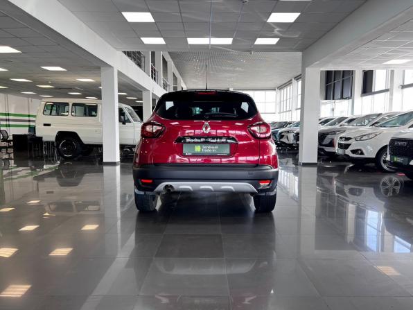 Renault Kaptur I с пробегом 2018 года, цена 995 000 рублей, 248069 км, внедорожник, Автокод Объявления
