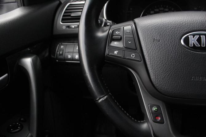 Kia Sorento II Рестайлинг с пробегом 2018 года, цена 2 395 000 рублей, 107842 км, внедорожник, Автокод Объявления