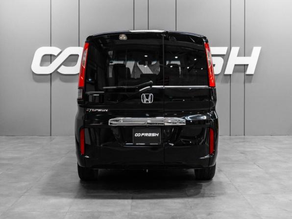 Honda Stepwgn V Рестайлинг с пробегом 2017 года, цена 1 799 000 рублей, 159504 км, минивэн, Автокод Объявления