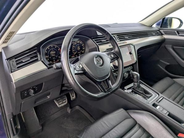 Volkswagen Passat B8 с пробегом 2019 года, цена 2 400 000 рублей, 128087 км, седан, Автокод Объявления