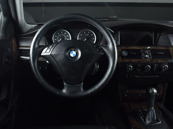 BMW 5 серии V (E60/E61) с пробегом 2005 года, цена 1 099 997 рублей, 320581 км, седан, Автокод Объявления