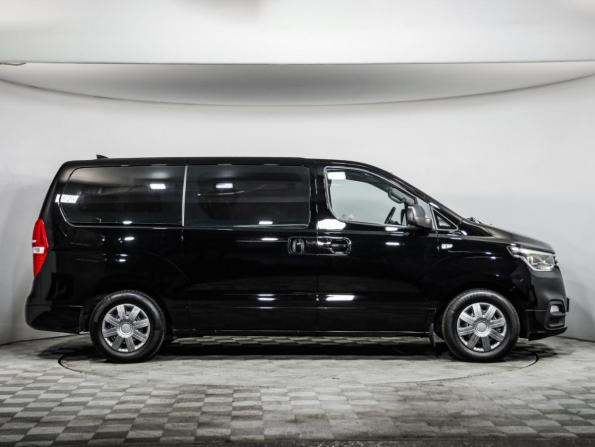 Hyundai H-1 II Рестайлинг 2 с пробегом 2018 года, цена 2 499 000 рублей, 147782 км, минивэн, Автокод Объявления