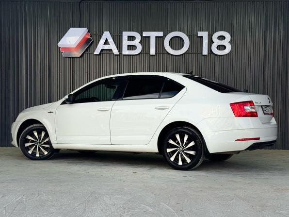 Skoda Octavia III (A7) Рестайлинг с пробегом 2019 года, цена 1 759 000 рублей, 90570 км, лифтбек, Автокод Объявления