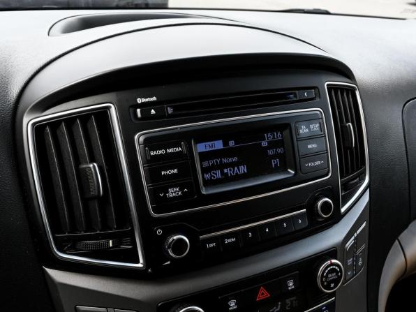 Hyundai H-1 II Рестайлинг с пробегом 2016 года, цена 2 199 000 рублей, 193419 км, минивэн, Автокод Объявления