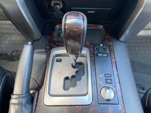 Toyota Land Cruiser 200 Series Рестайлинг 1 с пробегом 2014 года, цена 4 290 000 рублей, 237122 км, внедорожник, Автокод Объявления