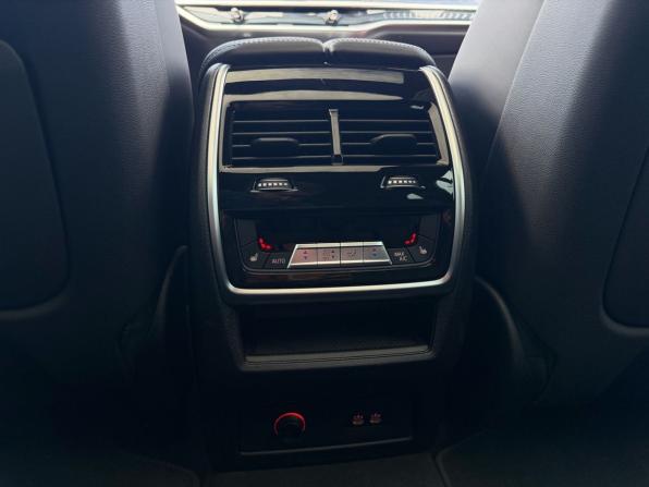 BMW X7 I (G07) Рестайлинг с пробегом 2024 года, цена 11 990 000 рублей, 24725 км, внедорожник, Автокод Объявления