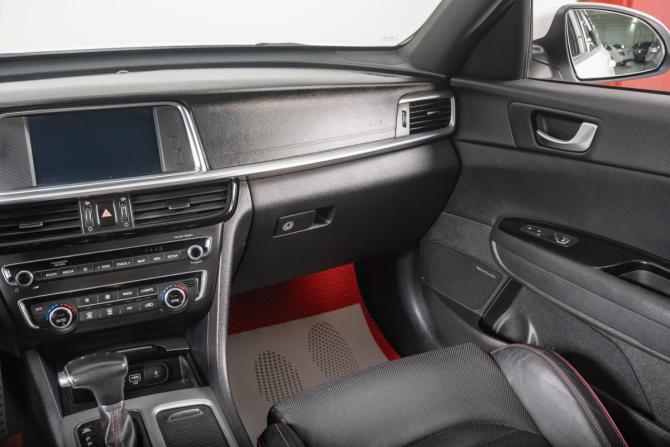 Kia Optima IV Рестайлинг с пробегом 2018 года, цена 1 959 000 рублей, 124500 км, седан, Автокод Объявления