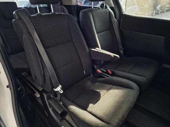 Toyota Voxy III (R80) с пробегом 2014 года, цена 1 650 000 рублей, 237381 км, минивэн, Автокод Объявления