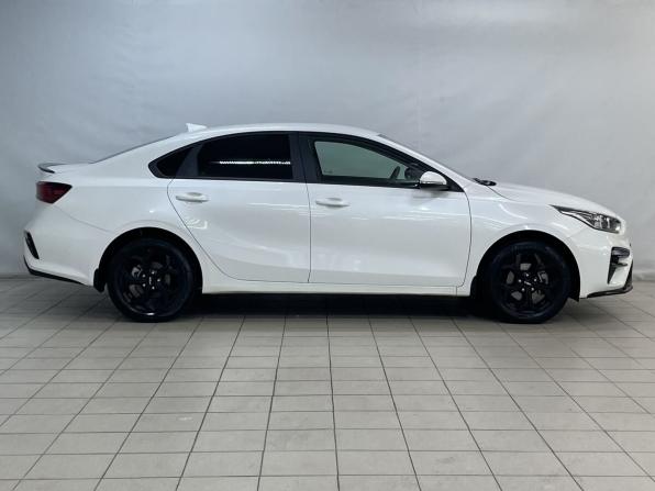 Kia Cerato IV Рестайлинг с пробегом 2021 года, цена 2 140 000 рублей, 38823 км, седан, Автокод Объявления