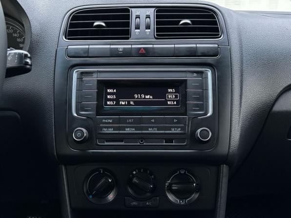 Volkswagen Polo V Рестайлинг с пробегом 2019 года, цена 955 000 рублей, 125700 км, седан, Автокод Объявления