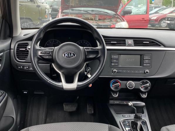 Kia Rio IV Рестайлинг с пробегом 2021 года, цена 979 000 рублей, 131420 км, седан, Автокод Объявления