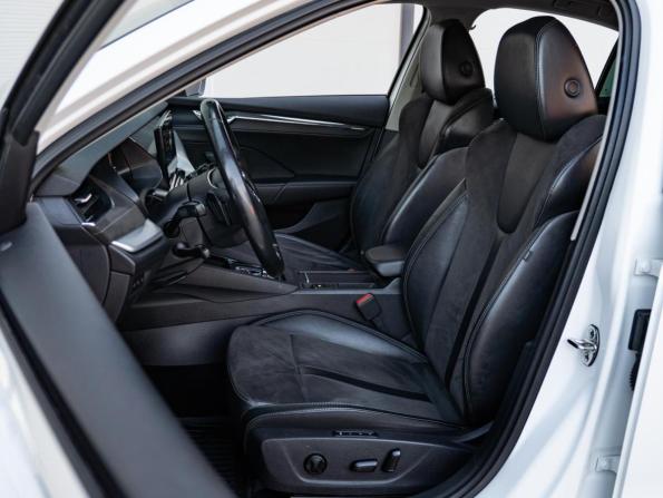 Skoda Octavia IV (A8) с пробегом 2020 года, цена 2 226 000 рублей, 210212 км, лифтбек, Автокод Объявления