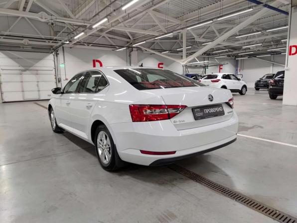 Skoda Superb III с пробегом 2016 года, цена 1 225 000 рублей, 244517 км, лифтбек, Автокод Объявления