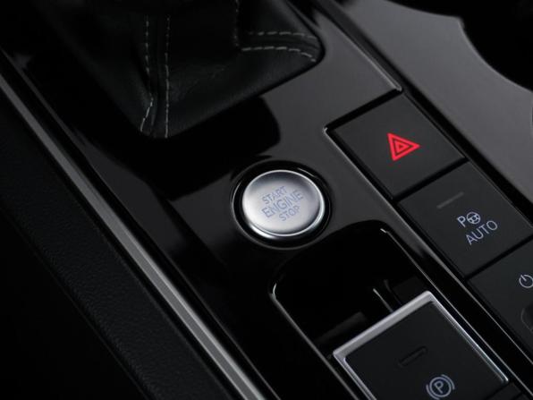 Volkswagen Touareg III с пробегом 2023 года, цена 8 149 077 рублей, 65123 км, внедорожник, Автокод Объявления