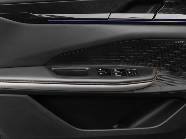 Changan UNI-V I с пробегом 2023 года, цена 2 280 000 рублей, 44764 км, лифтбек, Автокод Объявления