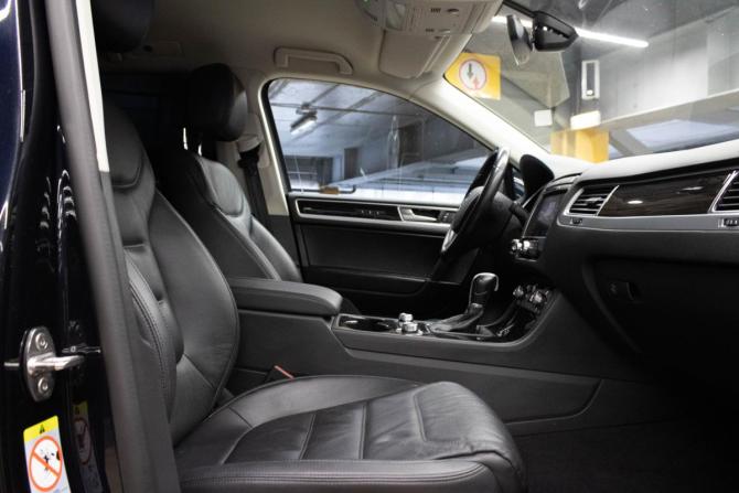 Volkswagen Touareg II Рестайлинг с пробегом 2017 года, цена 2 800 000 рублей, 189657 км, внедорожник, Автокод Объявления