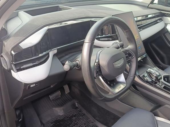 Geely Atlas II с пробегом 2024 года, цена 3 199 000 рублей, 33100 км, внедорожник, Автокод Объявления
