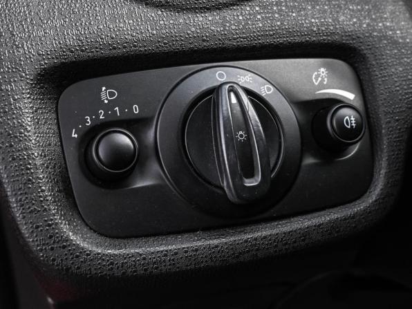 Ford Fiesta Mk6 Рестайлинг с пробегом 2018 года, цена 974 000 рублей, 76562 км, хэтчбек, Автокод Объявления