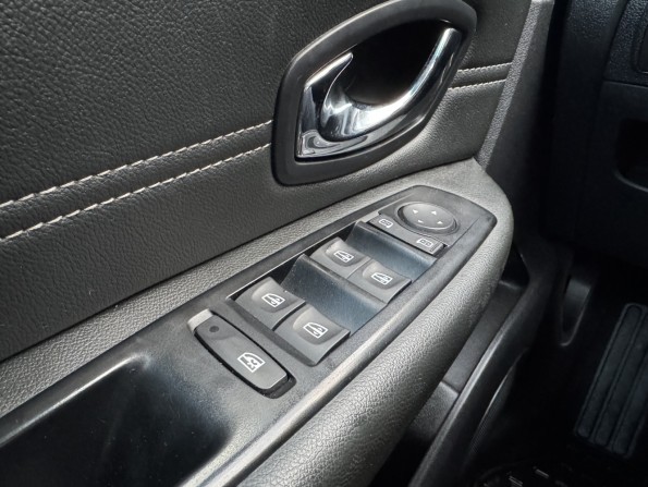 Renault Scenic III Рестайлинг 2 с пробегом 2013 года, цена 949 990 рублей, 199452 км, компактвэн, Автокод Объявления