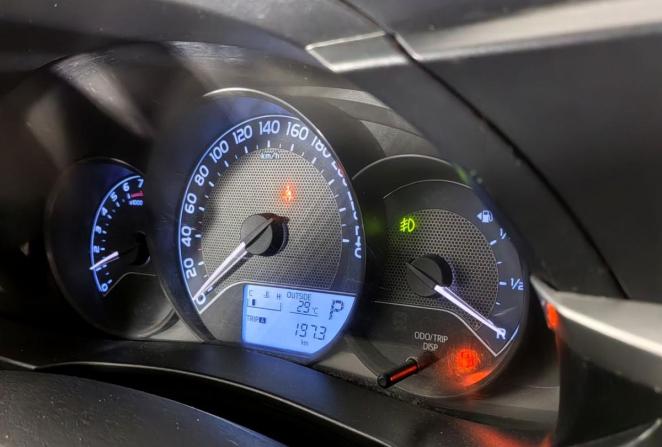 Toyota Corolla XI (E160 E170 E180) с пробегом 2014 года, цена 1 090 000 рублей, 249200 км, седан, Автокод Объявления