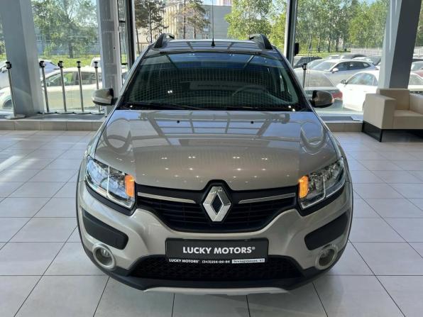 Renault Sandero II с пробегом 2018 года, цена 995 000 рублей, 90072 км, хэтчбек, Автокод Объявления