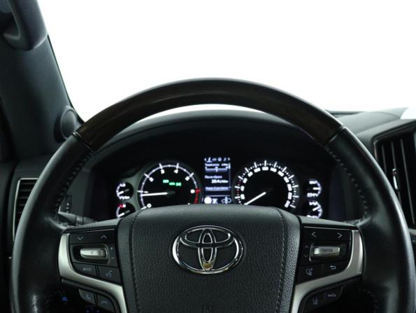 Toyota Land Cruiser 200 Series Рестайлинг 2 с пробегом 2019 года, цена 9 900 000 рублей, 48474 км, внедорожник, Автокод Объявления