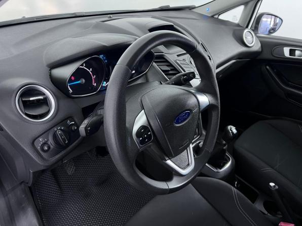 Ford Fiesta Mk6 Рестайлинг с пробегом 2015 года, цена 821 000 рублей, 94946 км, седан, Автокод Объявления
