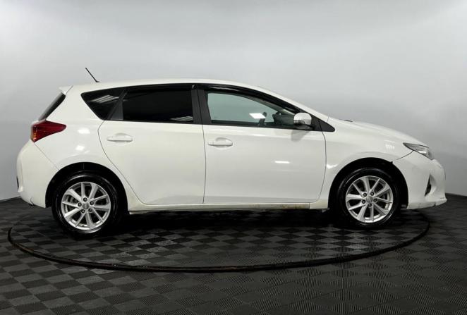Toyota Auris II с пробегом 2013 года, цена 990 000 рублей, 236949 км, хэтчбек, Автокод Объявления