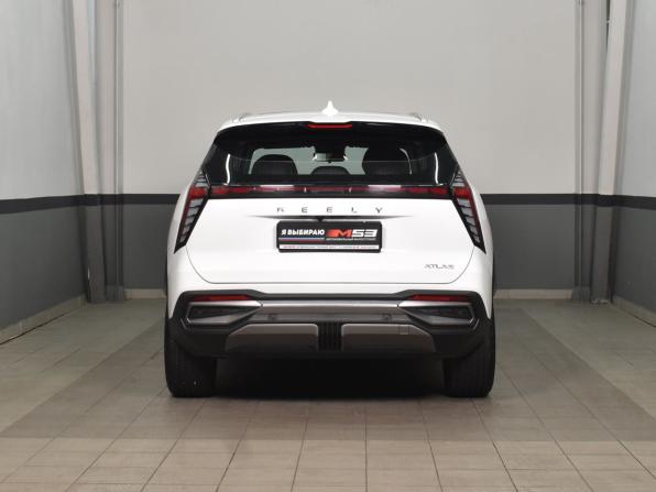 Geely Atlas II с пробегом 2023 года, цена 2 749 999 рублей, 5428 км, внедорожник, Автокод Объявления