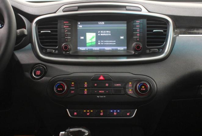 Kia Sorento II Рестайлинг с пробегом 2016 года, цена 2 215 000 рублей, 165001 км, внедорожник, Автокод Объявления