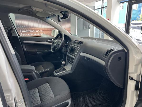 Skoda Octavia II (A5) Рестайлинг с пробегом 2012 года, цена 749 000 рублей, 208000 км, лифтбек, Автокод Объявления