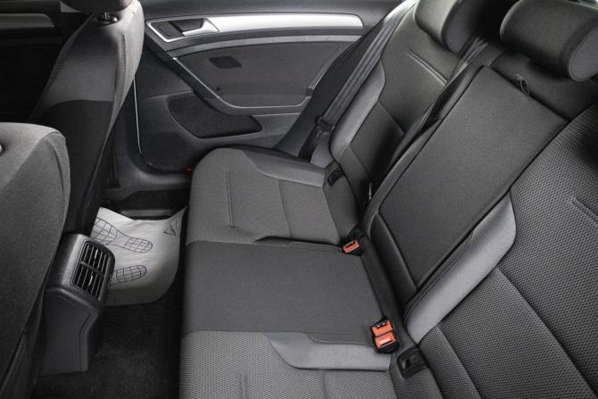 Volkswagen Golf VII с пробегом 2013 года, цена 1 069 000 рублей, 93331 км, универсал, Автокод Объявления
