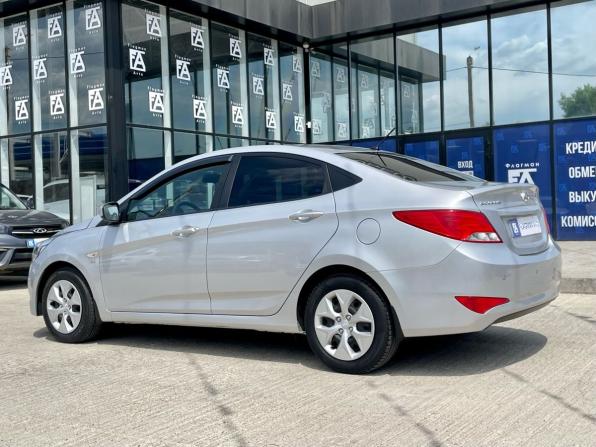 Hyundai Solaris I Рестайлинг с пробегом 2016 года, цена 917 000 рублей, 142000 км, седан, Автокод Объявления