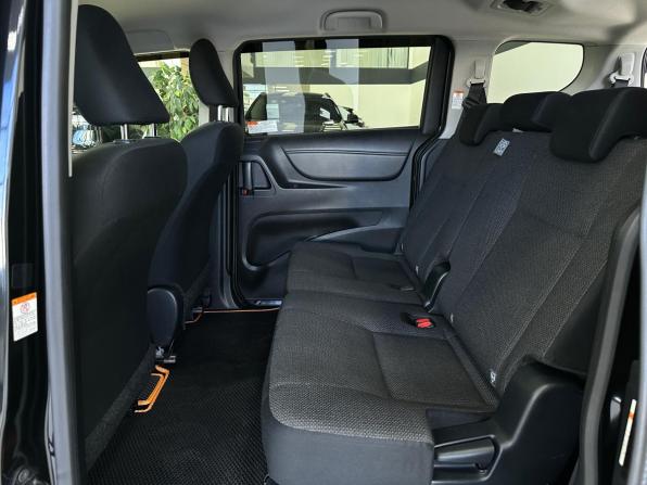 Toyota Sienta II Рестайлинг с пробегом 2022 года, цена 1 740 000 рублей, 77076 км, минивэн, Автокод Объявления