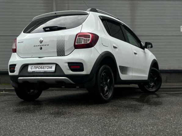 Renault Sandero II Рестайлинг с пробегом 2018 года, цена 799 000 рублей, 188743 км, хэтчбек, Автокод Объявления
